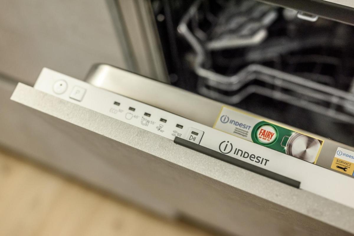 شقة Duomo Design - Bilocale-Wifi-Ac ميلان المظهر الخارجي الصورة